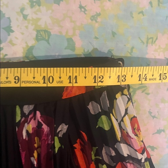 Kate Spade | Rare Roses Plisse Pleated Floral Asymmetrical Skirt Size XS - Picture 8 of 9
